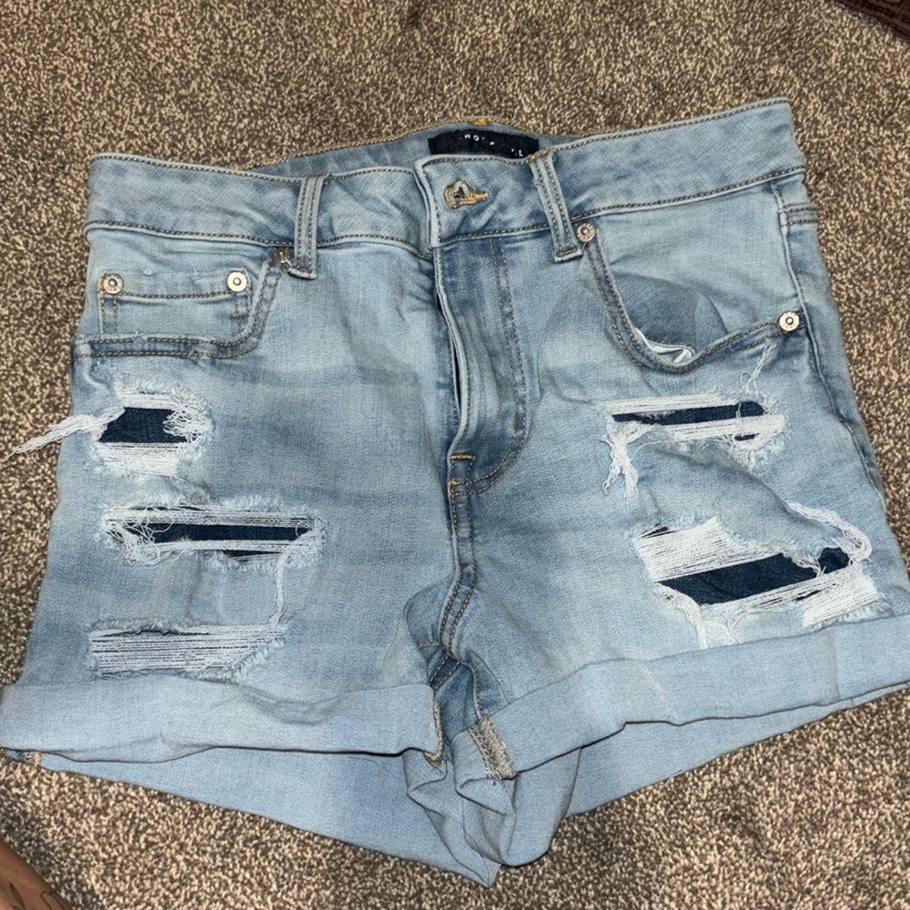Aero shorts size 6